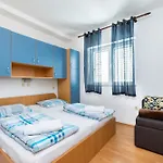 Miranda Apartment *