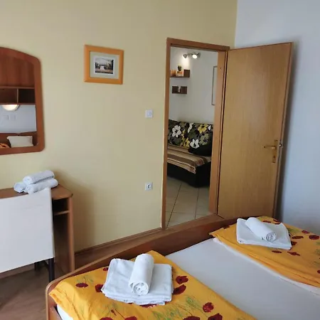 Apartment Miranda Lopar