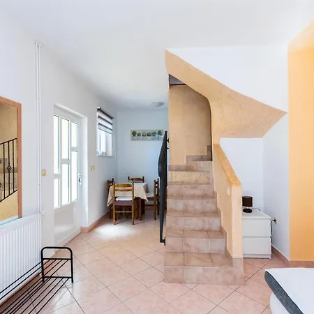Miranda Apartment