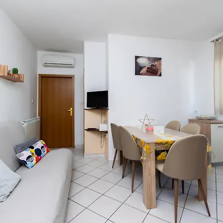 Apartment Miranda Lopar