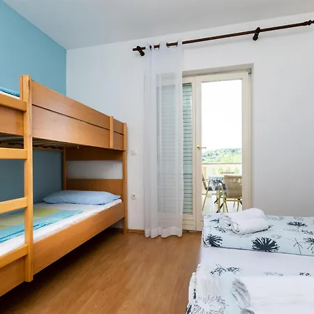 Apartment Miranda Lopar