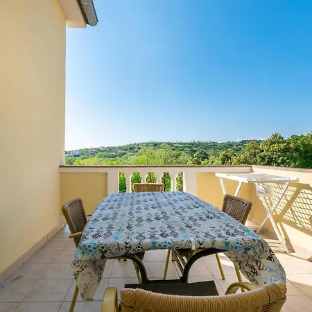 Miranda Apartment Lopar