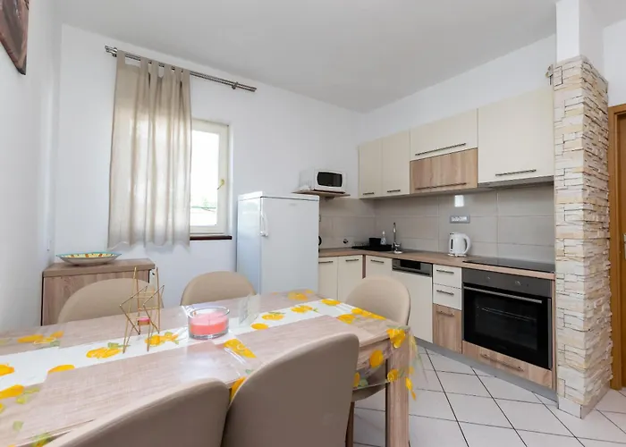 Miranda Appartement Lopar