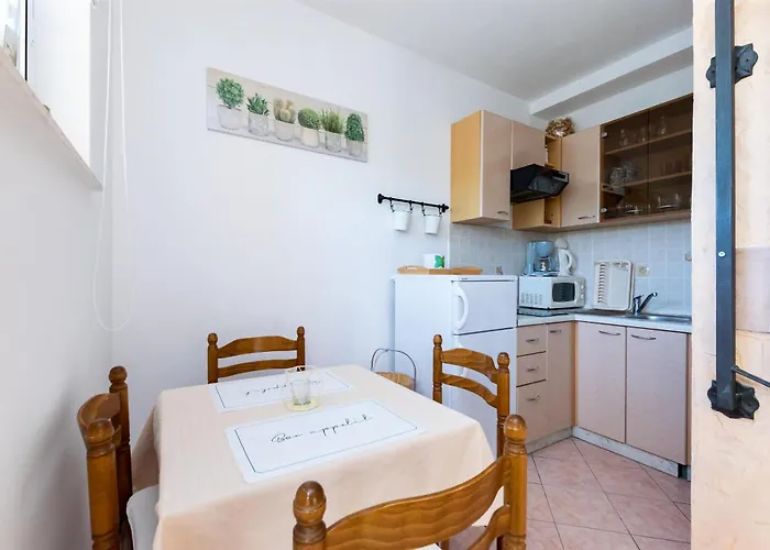Miranda Appartement Lopar